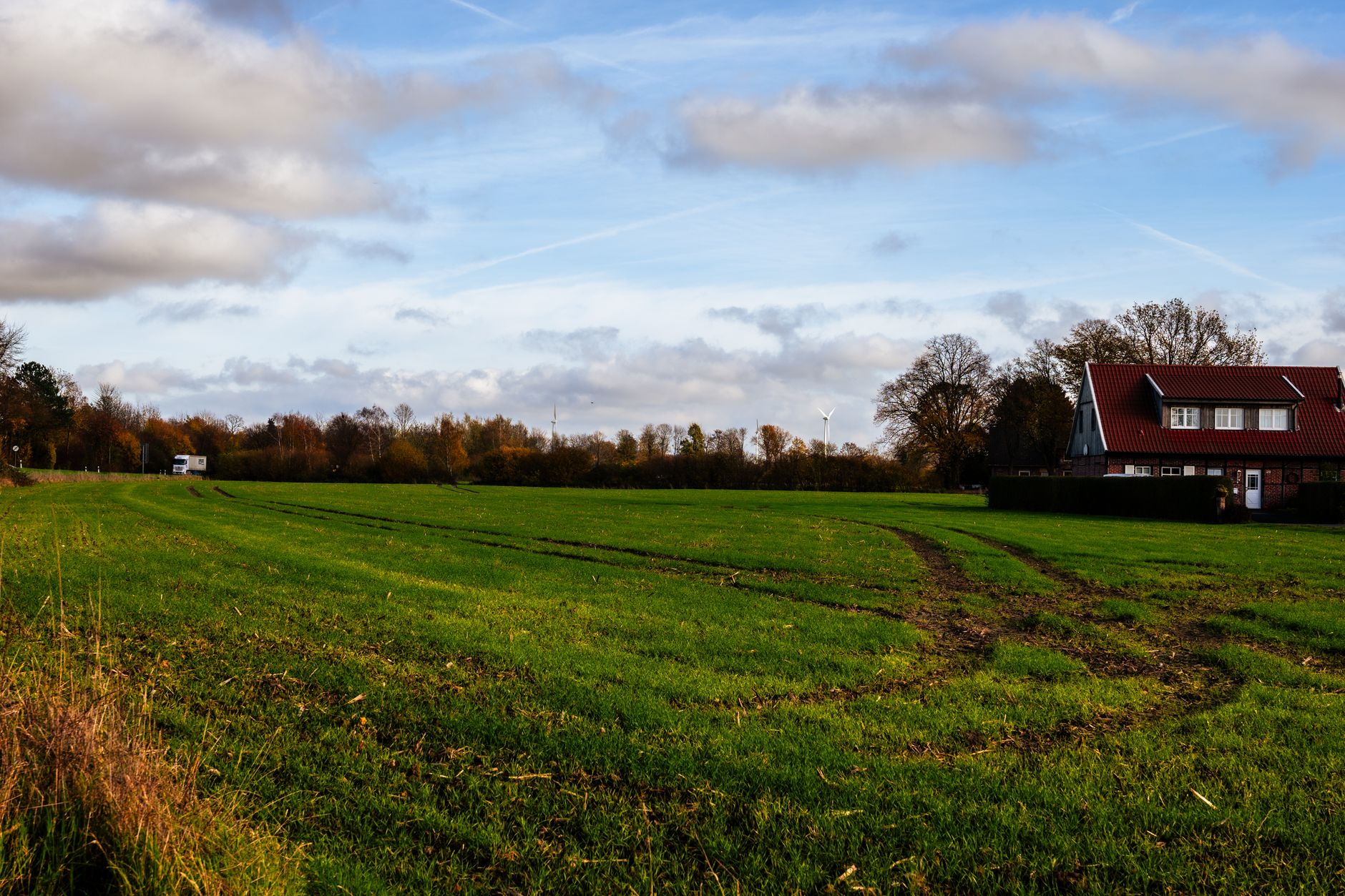 découvrez comment vérifier si votre fosse septique est pleine et apprenez à repérer les signes d'alerte pour éviter les problèmes de drainage. suivez nos conseils pour assurer le bon fonctionnement de votre système d'assainissement.